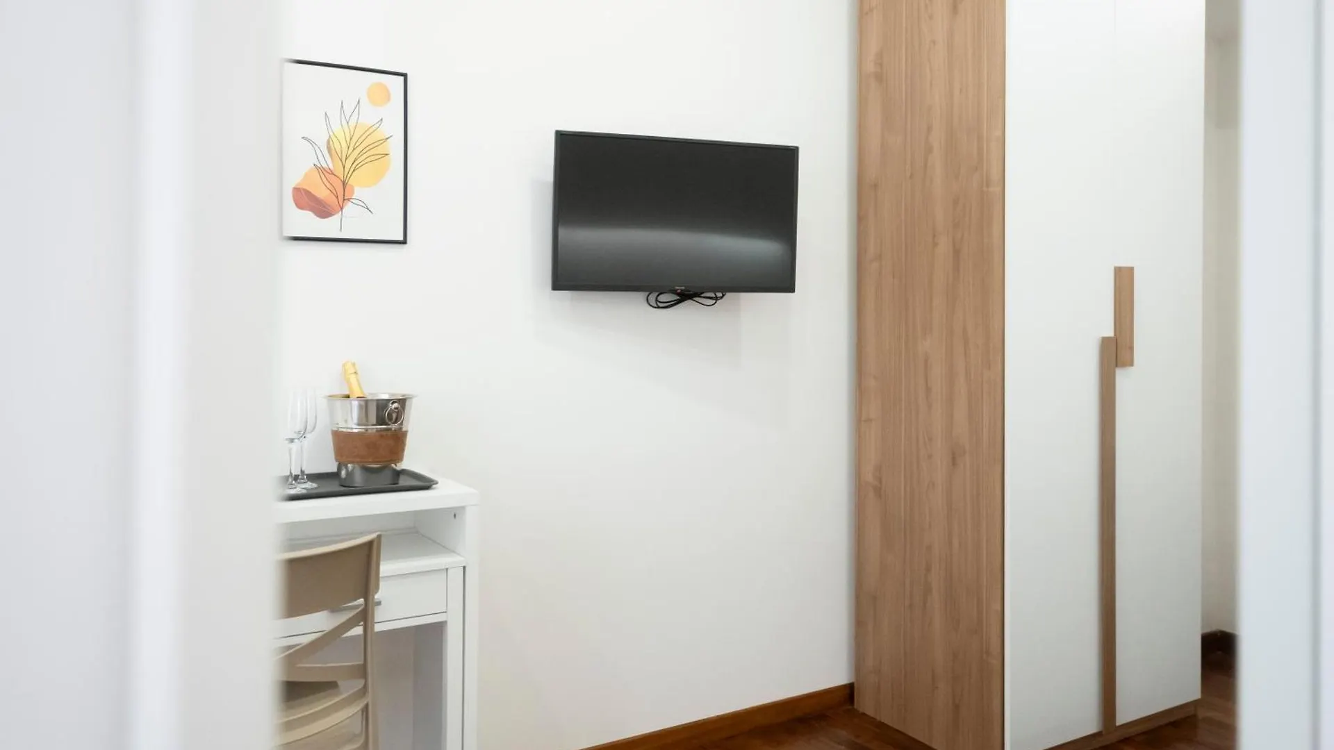 Napoli Factory Guest House 那不勒斯