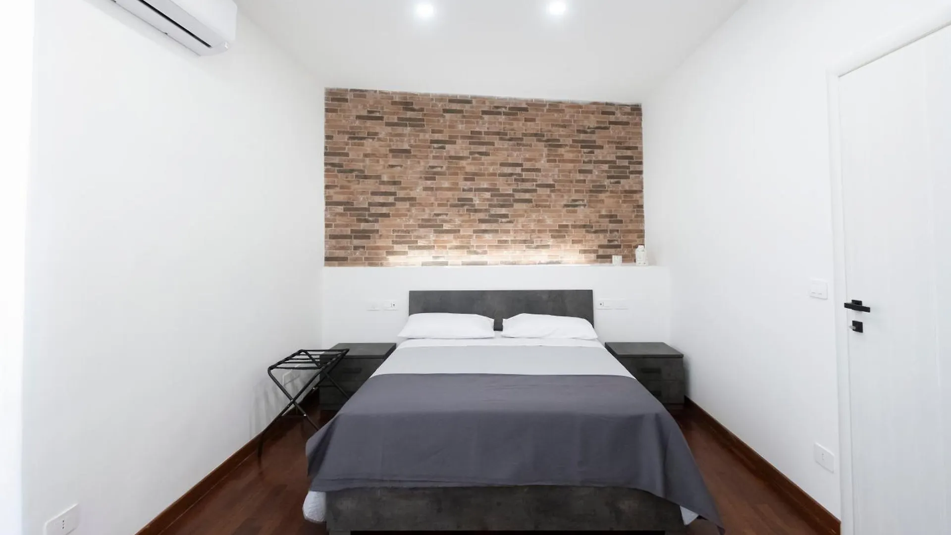 Bed & Breakfast Napoli Factory Guest House Italy