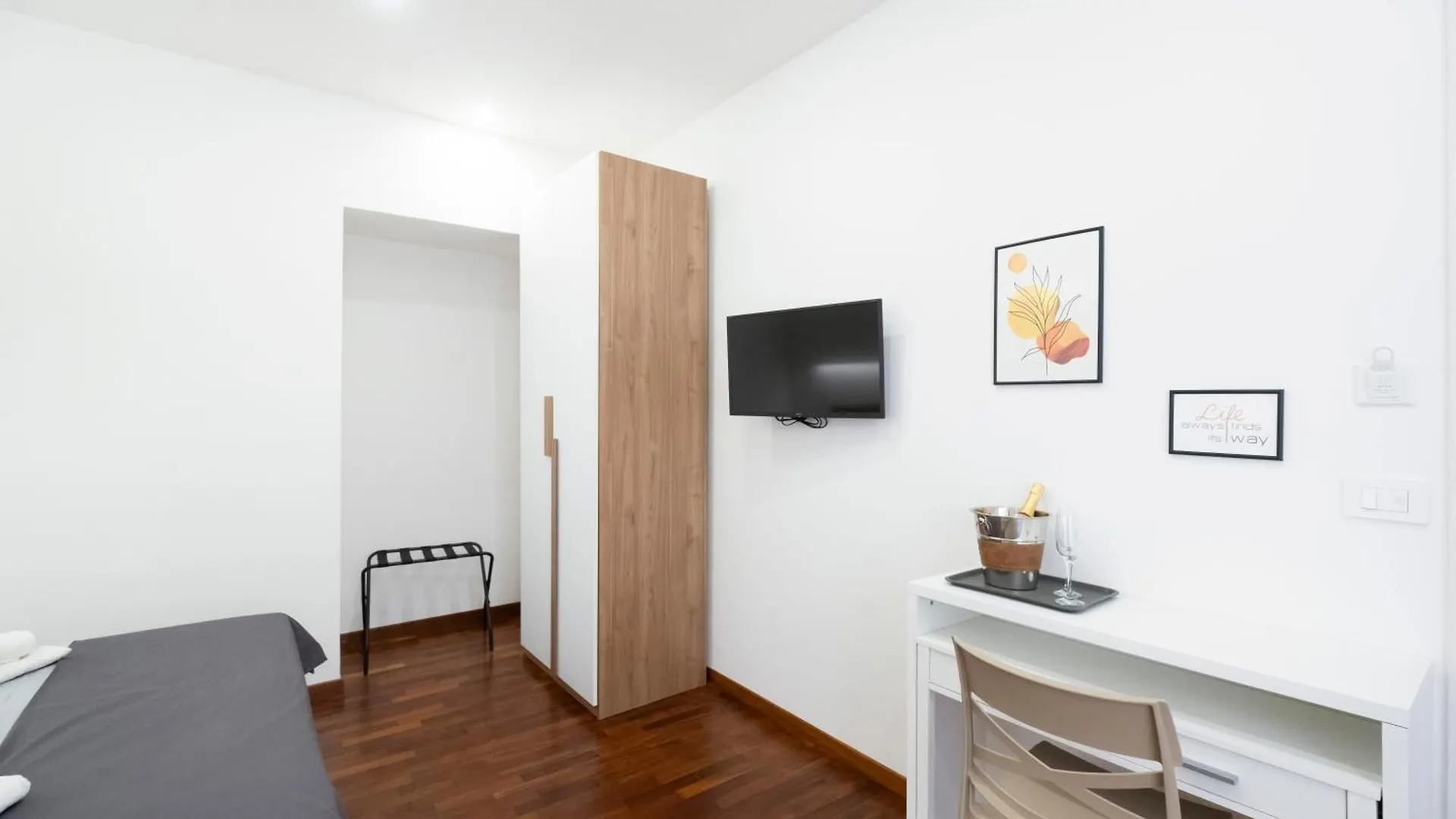 Napoli Factory Guest House Bed & Breakfast