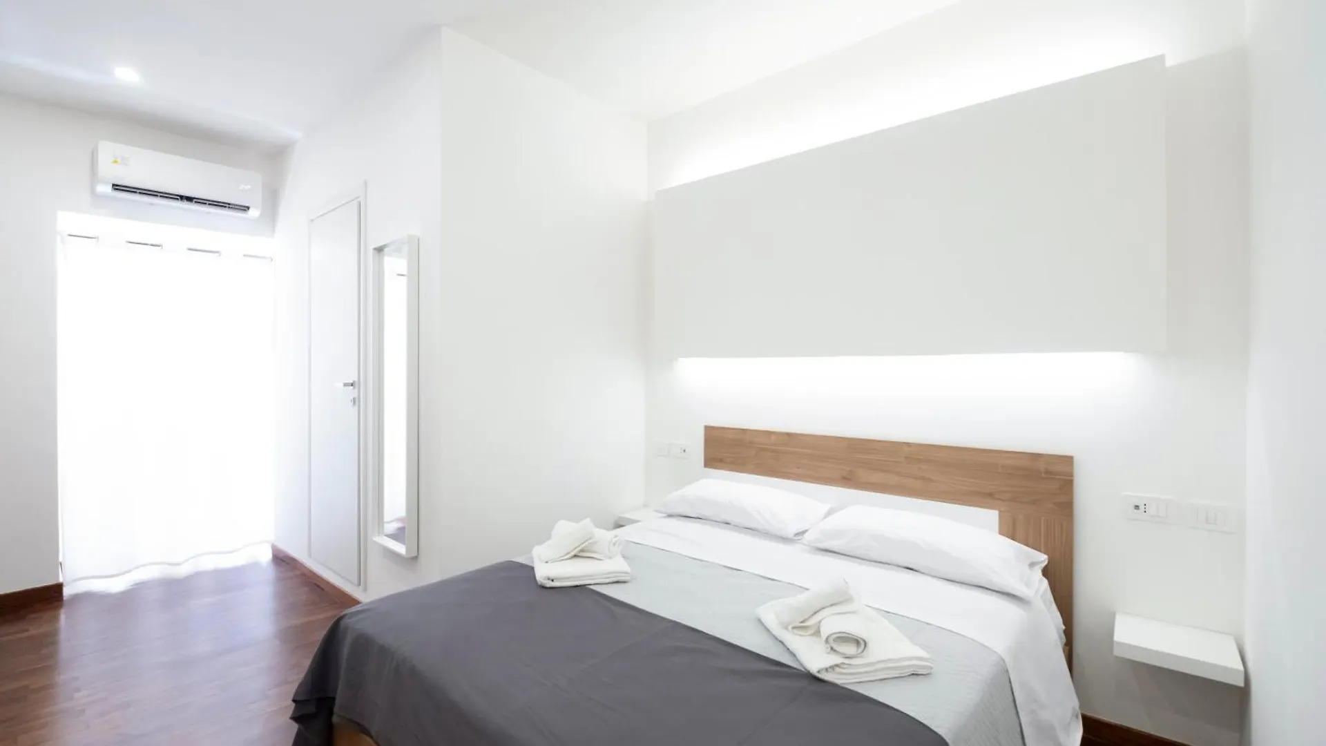 Napoli Factory Guest House Italy