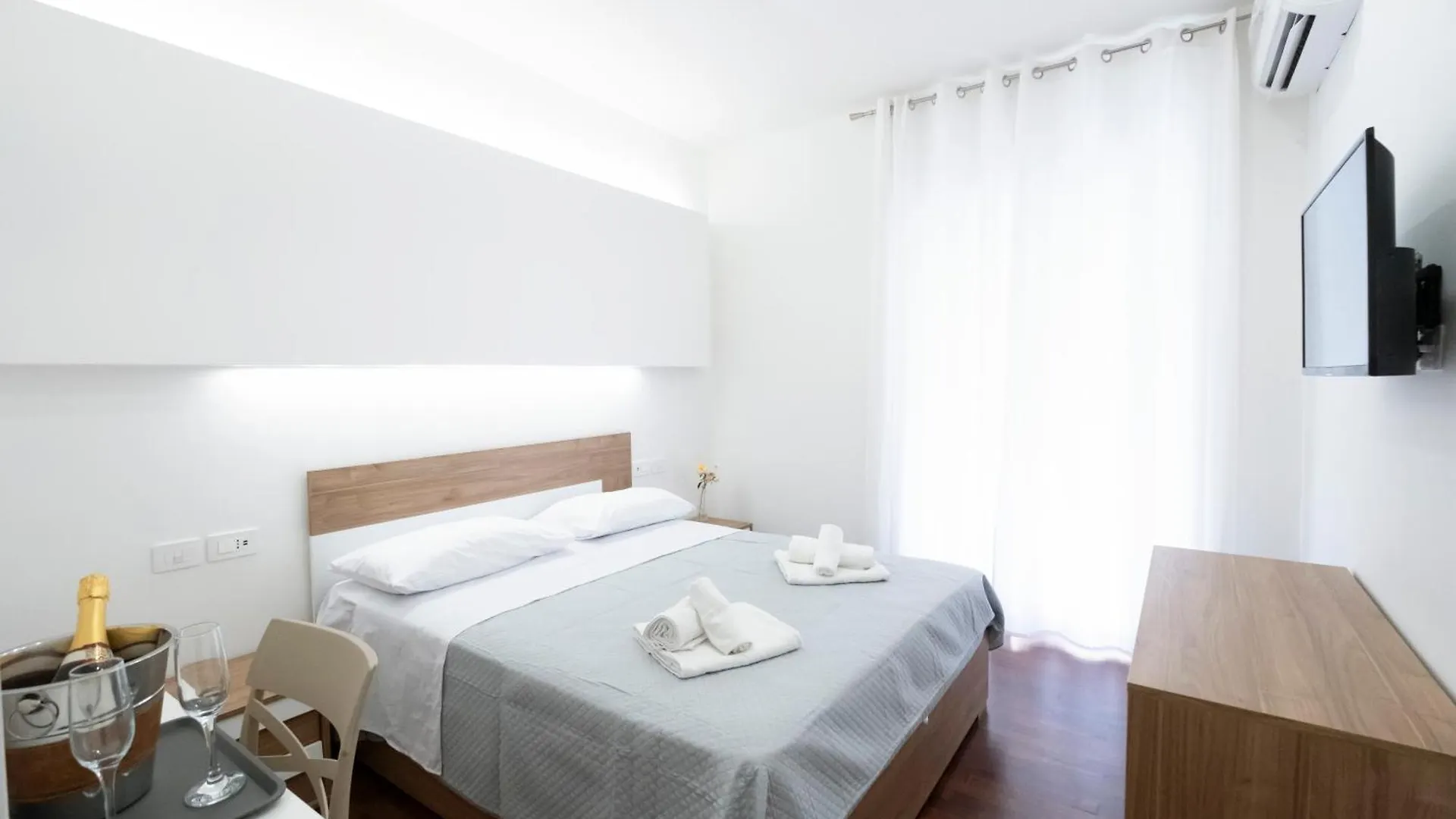 Napoli Factory Guest House Italy