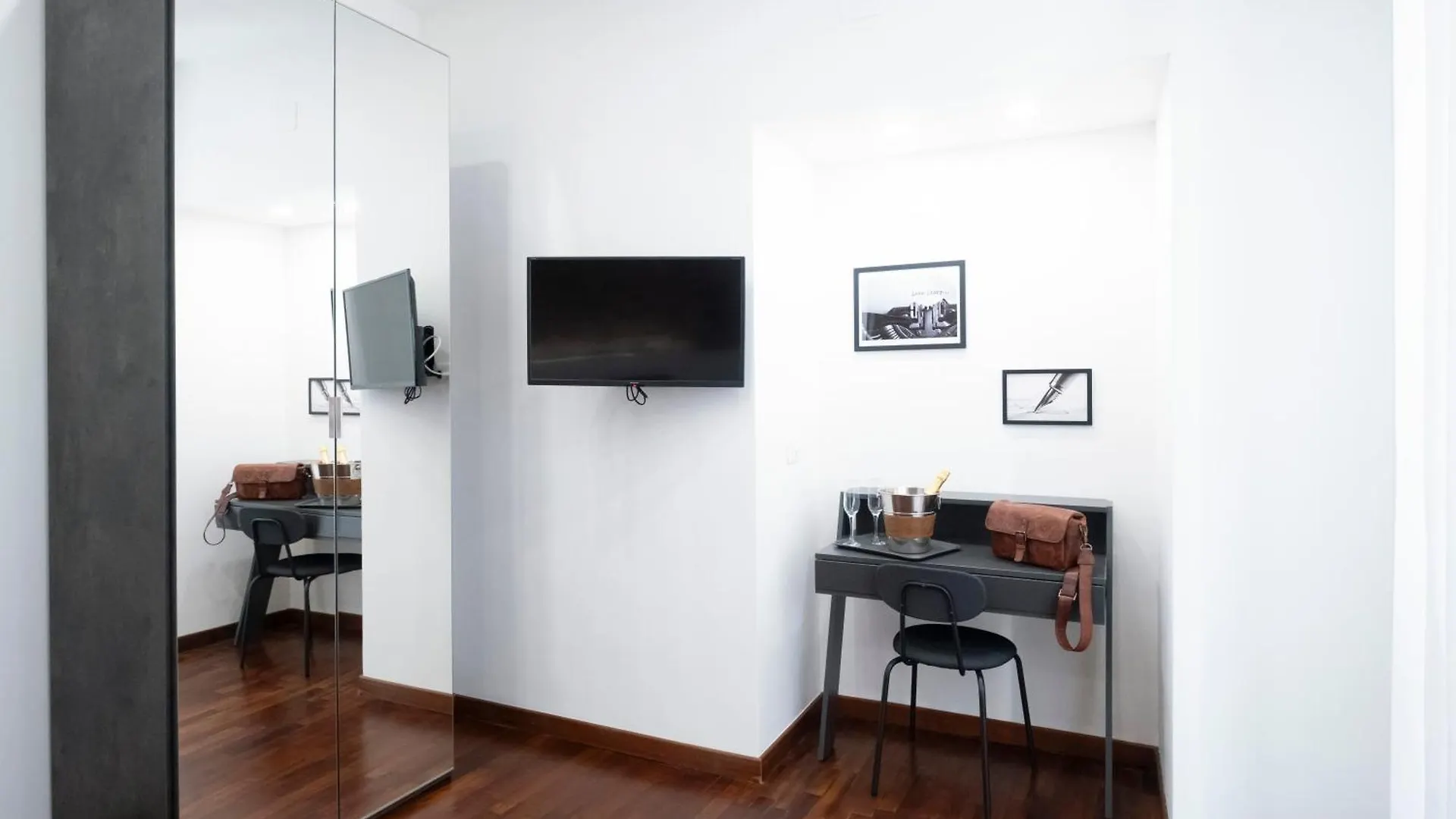 Napoli Factory Guest House Bed & Breakfast